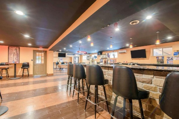 Rodeway Inn image 10