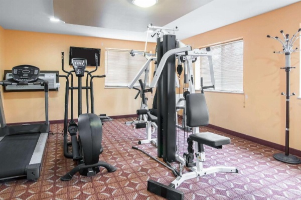 Rodeway Inn image 15