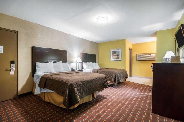 Rodeway Inn image 17