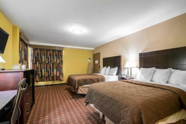 Rodeway Inn image 18