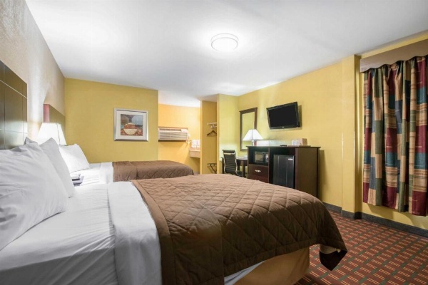 Rodeway Inn image 19