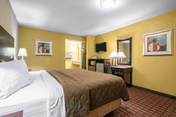 Rodeway Inn image 21