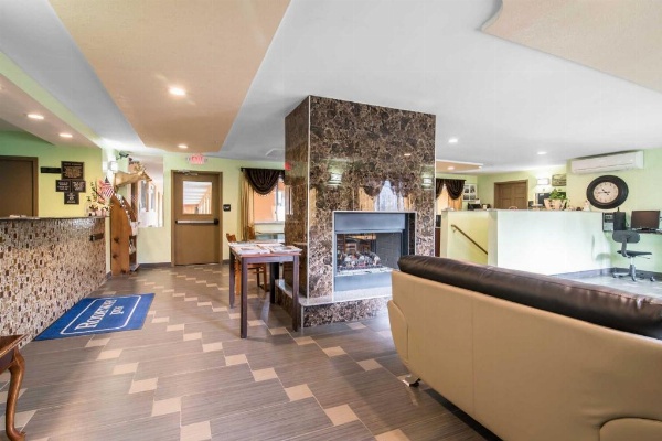Rodeway Inn image 4