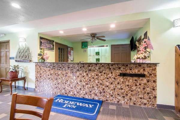 Rodeway Inn image 6