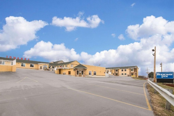 Rodeway Inn image 9